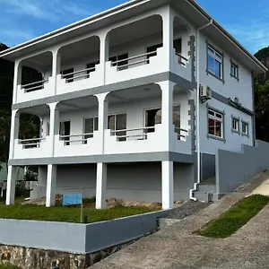 Western Ocean Breeze Self Catering Victoria